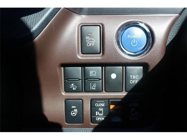 TOYOTA ESQUIRE HYBRID 2017 Image 31