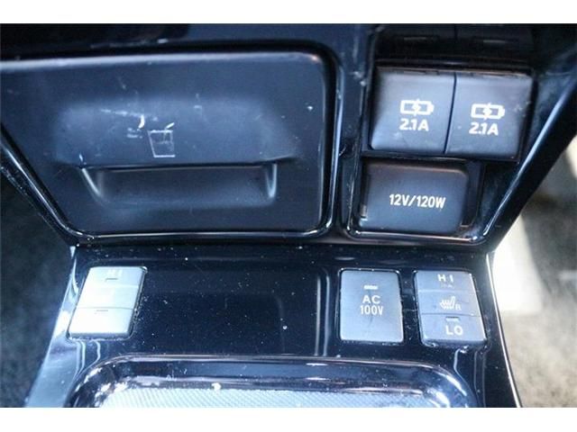 TOYOTA ESQUIRE HYBRID 2017 Image 31