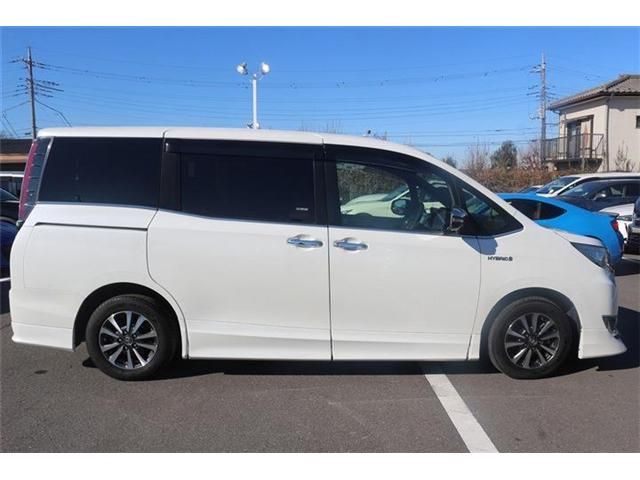 TOYOTA ESQUIRE HYBRID 2017 Image 31