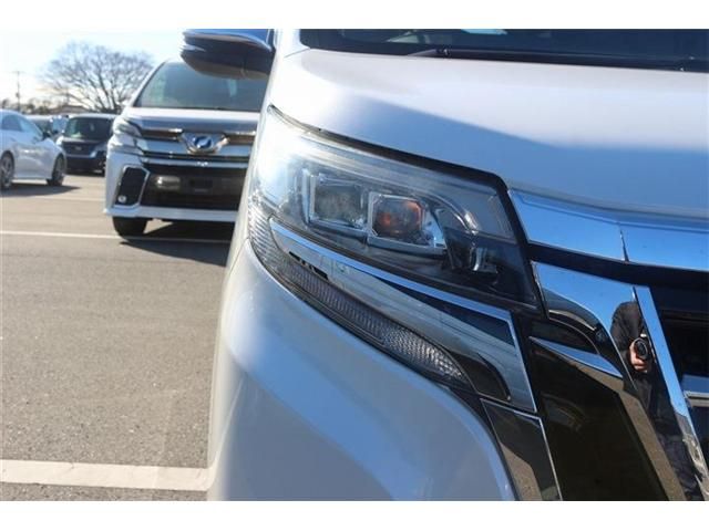 TOYOTA ESQUIRE HYBRID 2017 Image 31