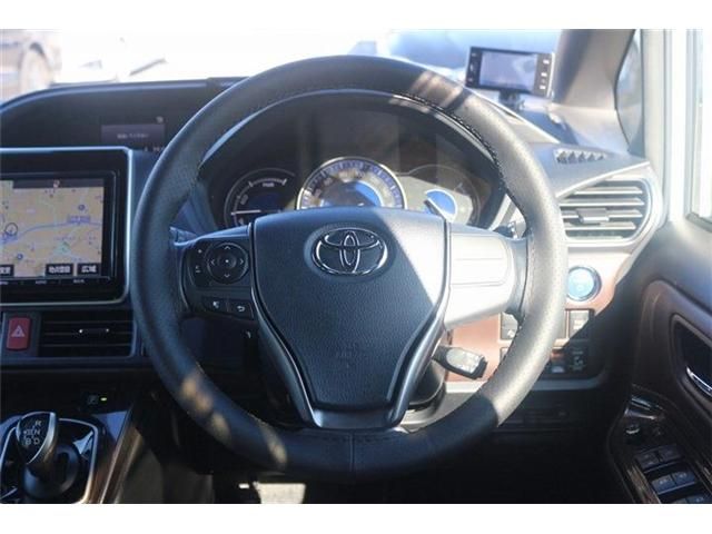 TOYOTA ESQUIRE HYBRID 2017 Image 31