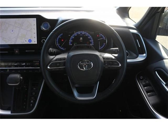 TOYOTA VOXY HYBRID 2023 Image 31