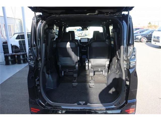 TOYOTA VOXY HYBRID 2023 Image 31