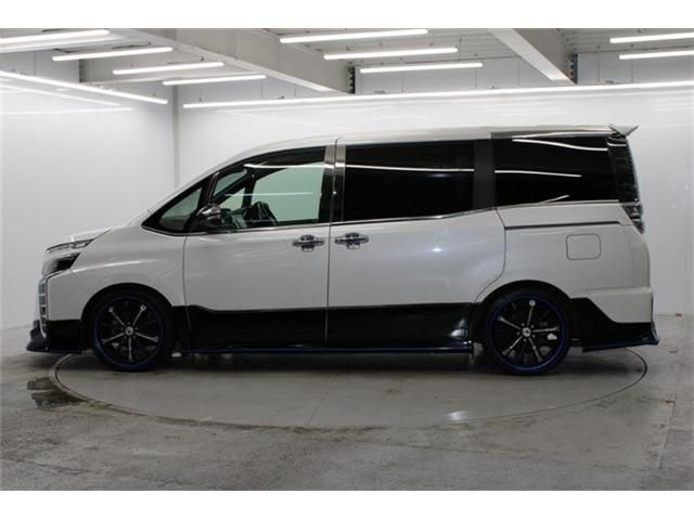 TOYOTA VOXY 2018 Image 31