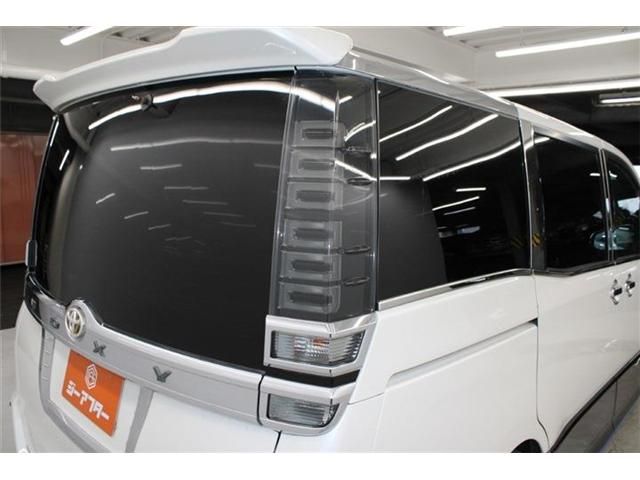 TOYOTA VOXY 2018 Image 31