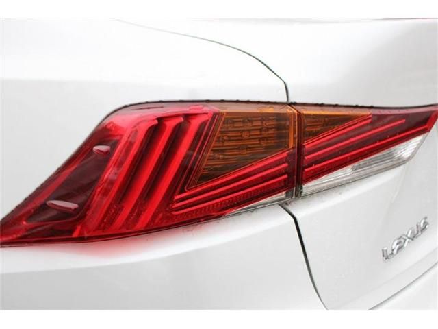 TOYOTA LEXUS IS200T 2016 Image 31