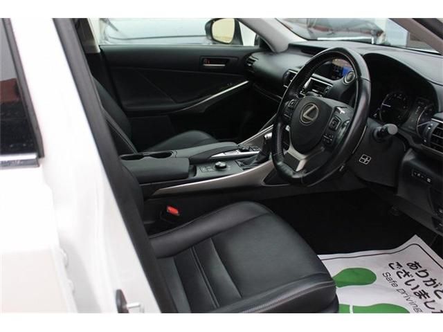 TOYOTA LEXUS IS200T 2016 Image 31