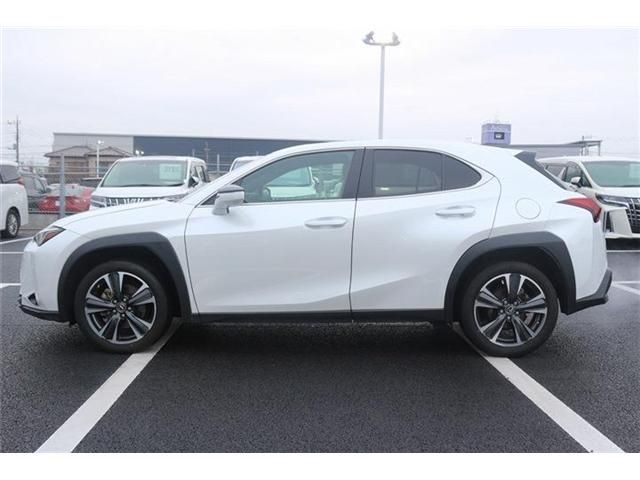 TOYOTA LEXUS UX250H 2023 Image 31