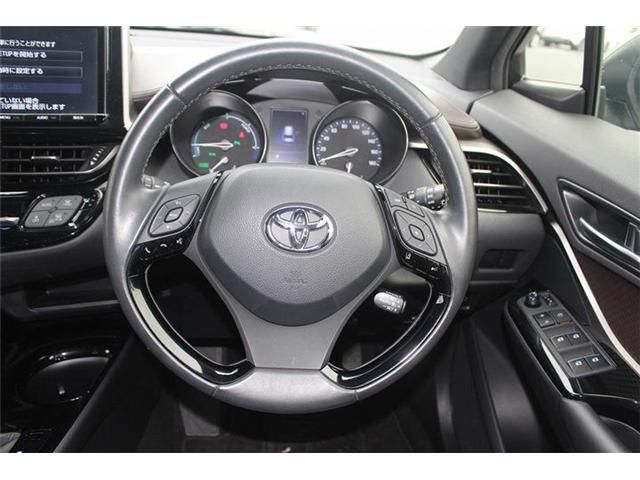 TOYOTA C-HR 2017 Image 31