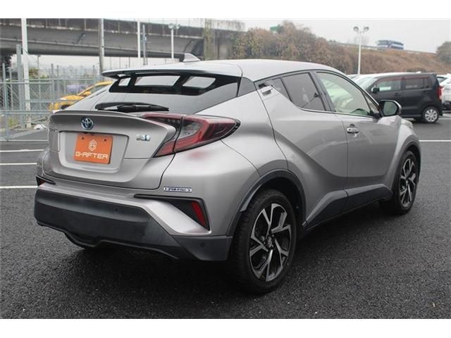 TOYOTA C-HR 2017 Image 31