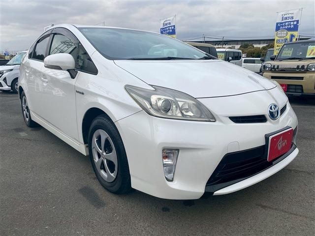 TOYOTA PRIUS 2012 Image 31