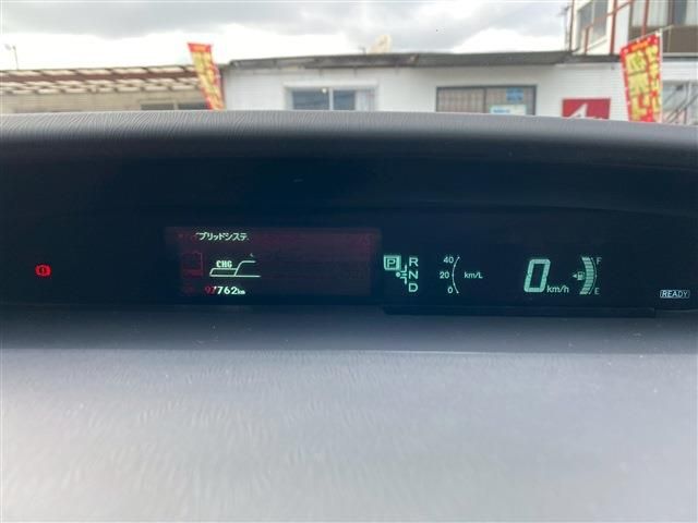 TOYOTA PRIUS 2012 Image 31