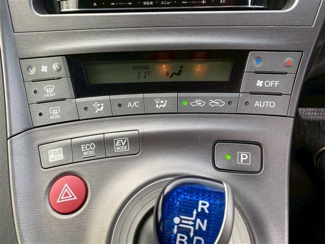 TOYOTA PRIUS 2012 Image 31