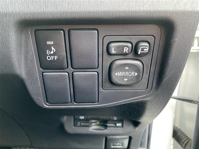 TOYOTA PRIUS 2012 Image 31