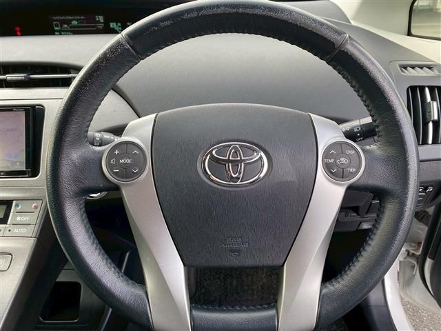 TOYOTA PRIUS 2012 Image 31