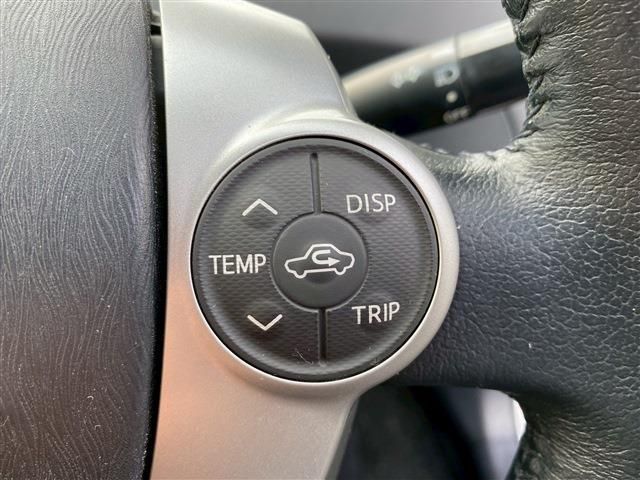 TOYOTA PRIUS 2012 Image 31