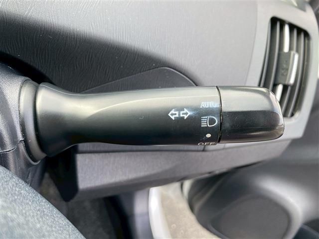 TOYOTA PRIUS 2012 Image 31