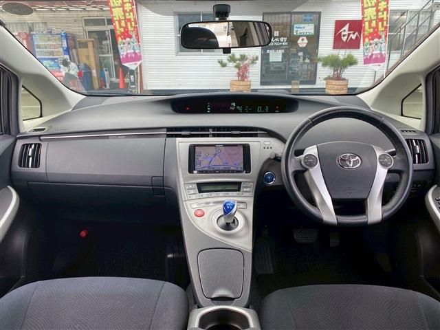 TOYOTA PRIUS 2012 Image 31