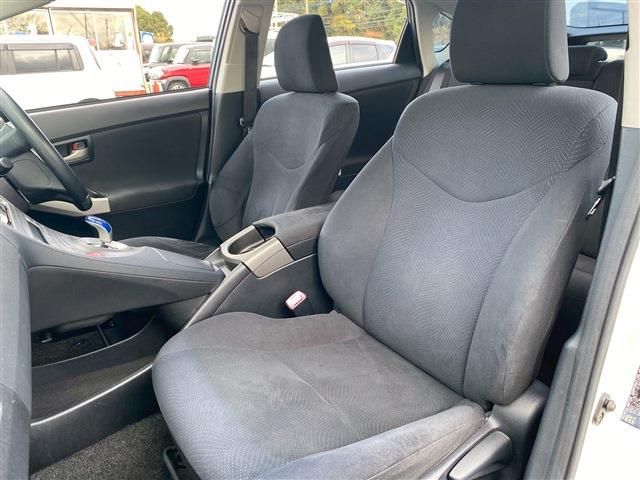 TOYOTA PRIUS 2012 Image 31