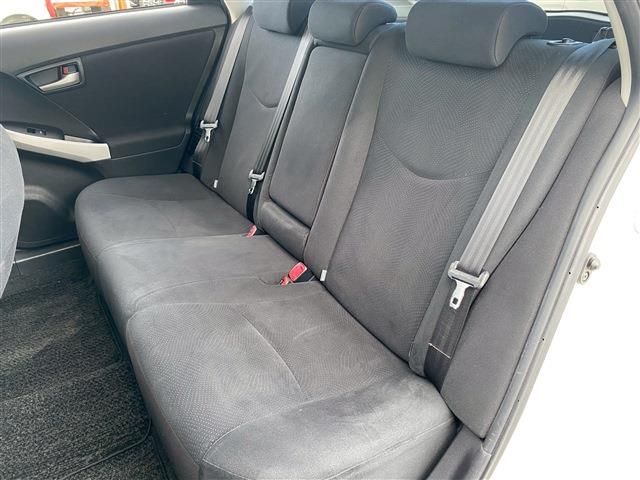 TOYOTA PRIUS 2012 Image 31