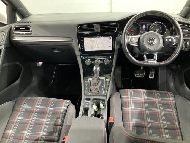 VOLKSWAGEN GOLF GTI 2017 Image 31