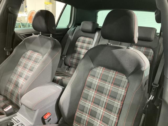 VOLKSWAGEN GOLF GTI 2017 Image 31