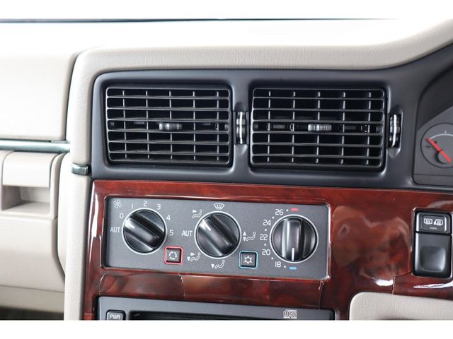 VOLVO S90 1997 Image 31