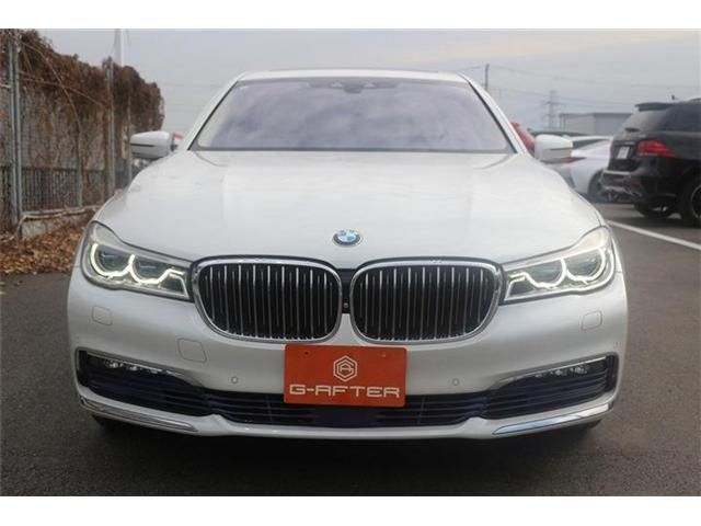 BMW 7SERIES 2016 Image 31
