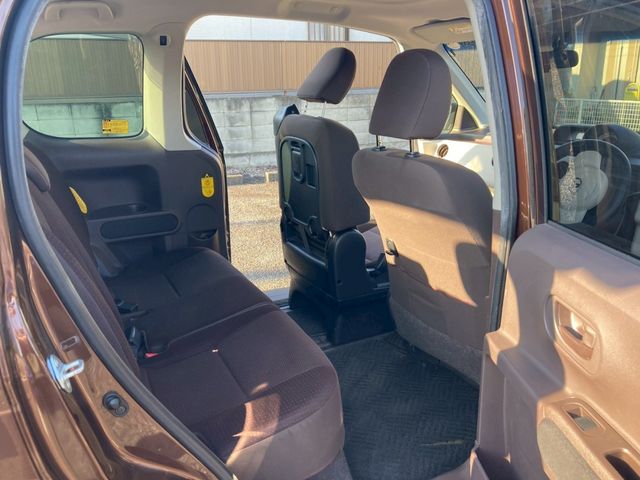 TOYOTA PORTE 2013 Image 31