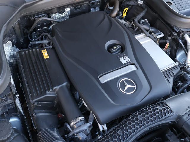 MERCEDES BENZ GLC CL 2017 Image 31
