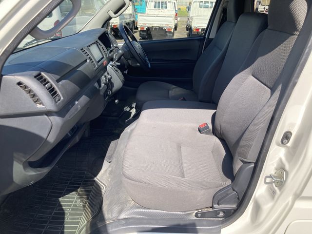 TOYOTA HIACE VAN 4WD 2019 Image 31