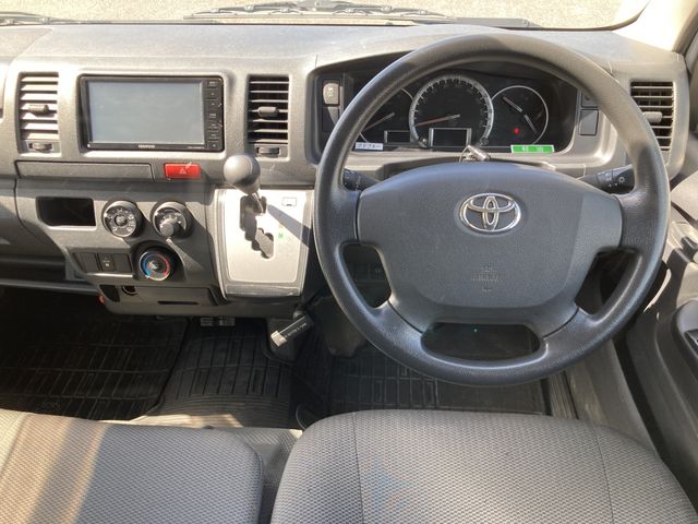TOYOTA HIACE VAN 4WD 2019 Image 31