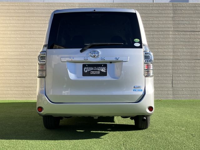 TOYOTA VOXY 2013 Image 31