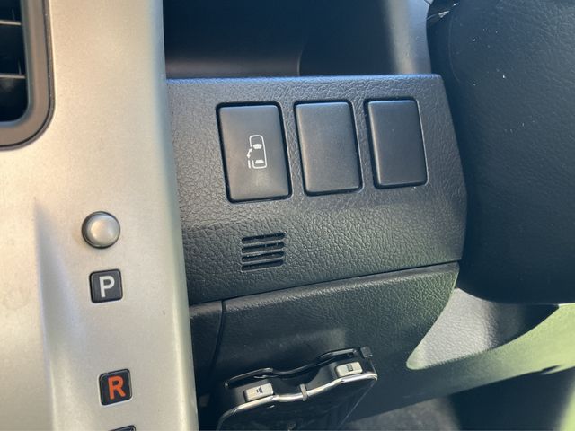 TOYOTA VOXY 2013 Image 31