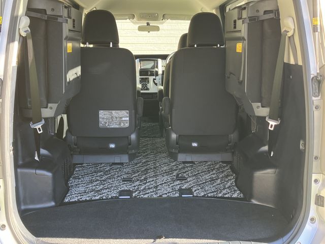 TOYOTA VOXY 2013 Image 31