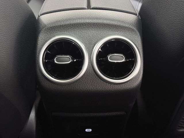 MERCEDES BENZ A CLAS 2025 Image 31