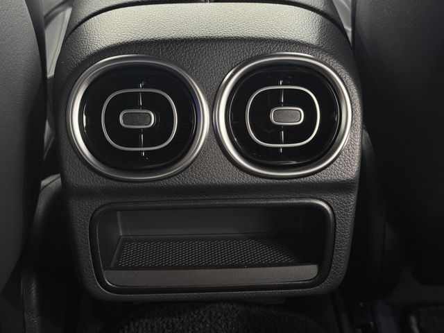 MERCEDES BENZ C CLAS 2025 Image 31