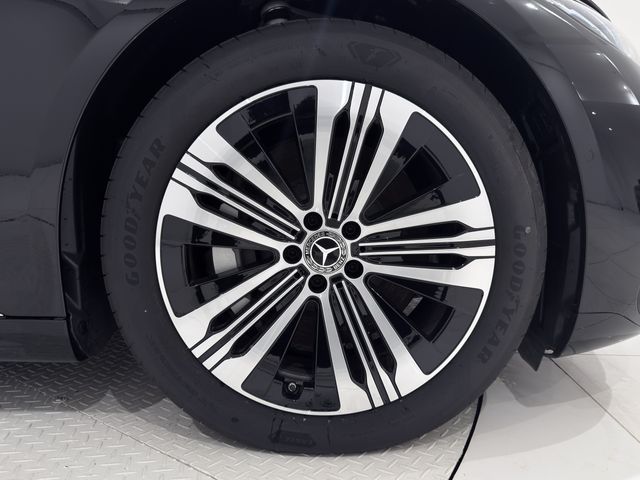 MERCEDES BENZ EQS 2025 Image 31