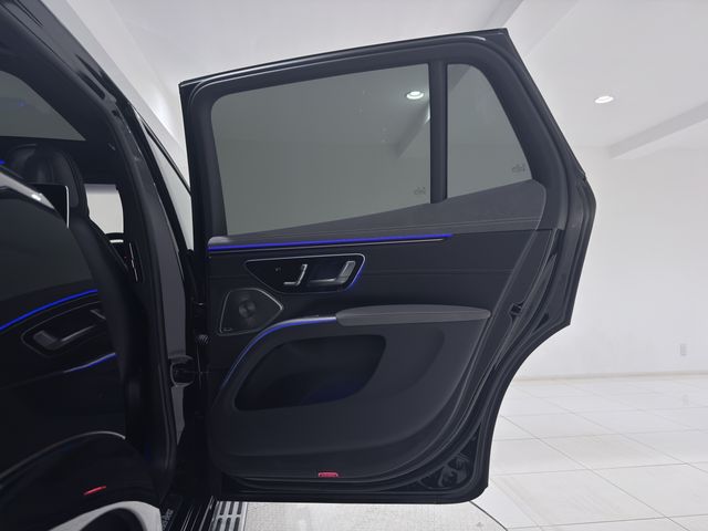 MERCEDES BENZ EQS SU 2025 Image 31