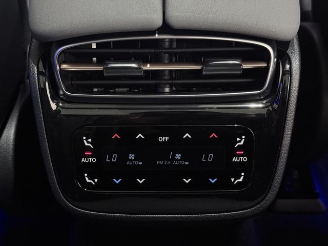 MERCEDES BENZ EQS SU 2025 Image 31
