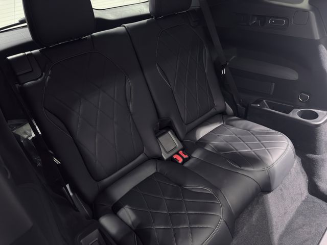 MERCEDES BENZ EQS SU 2025 Image 31