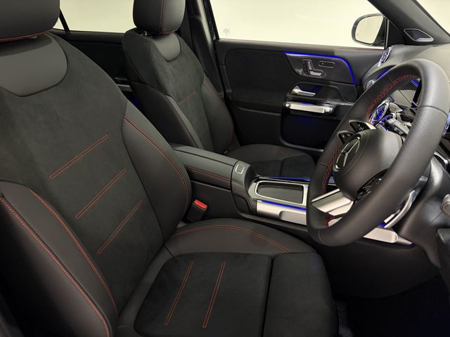 MERCEDES BENZ GLB 2025 Image 31