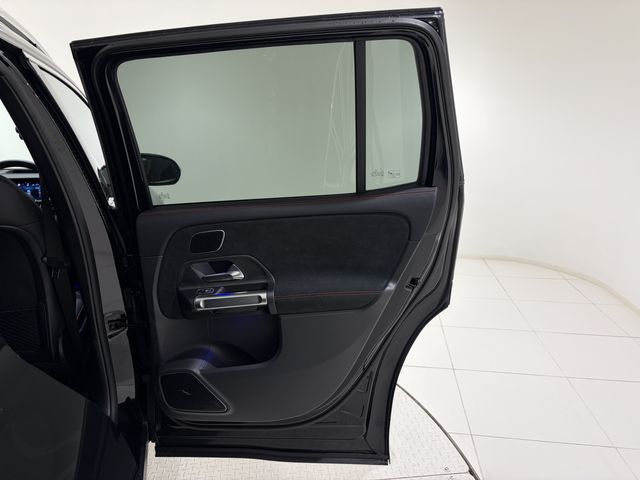 MERCEDES BENZ GLB 2025 Image 31