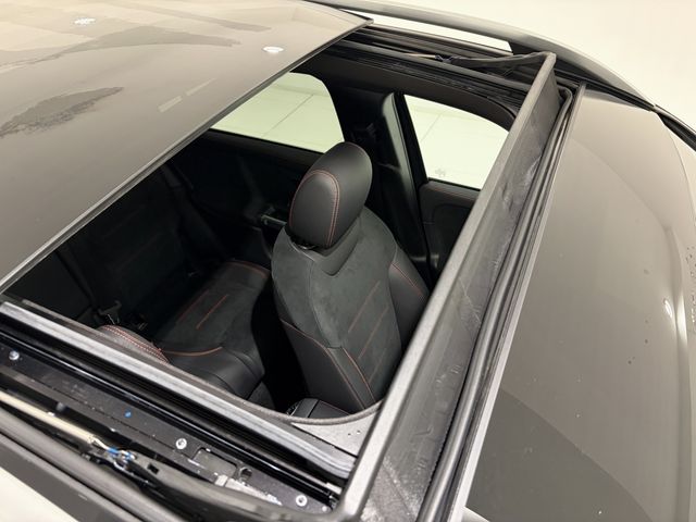 MERCEDES BENZ GLB 2025 Image 31