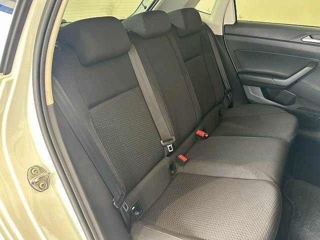 VOLKSWAGEN POLO 2019 Image 31