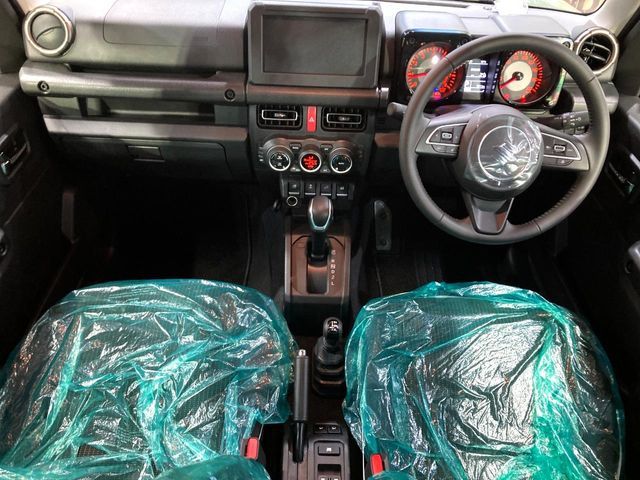 SUZUKI JIMNY NOMADE 2025 Image 31