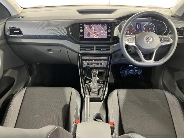 VOLKSWAGEN T-CROSS 2020 Image 31