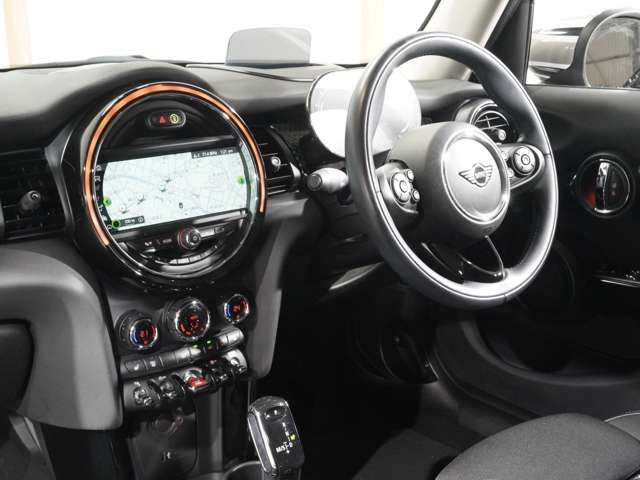 BMW MINI COOPER SD 5DOOR 2020 Image 31