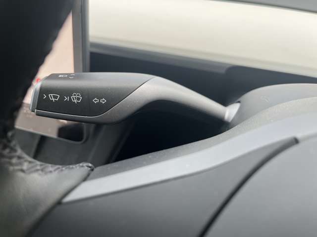 TESLA MODEL Y 2024 Image 31