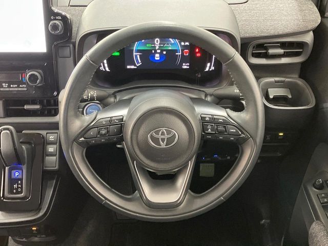 TOYOTA SIENTA HYBRID 2024 Image 31